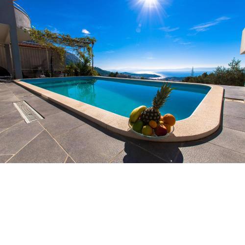 Holiday home Colis With Private Pool
