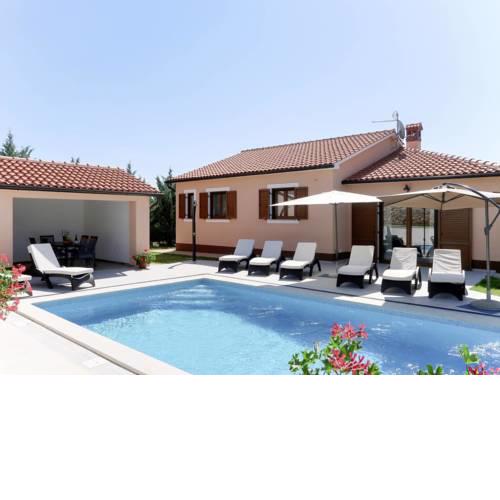 Holiday Home Dori (LBN394)