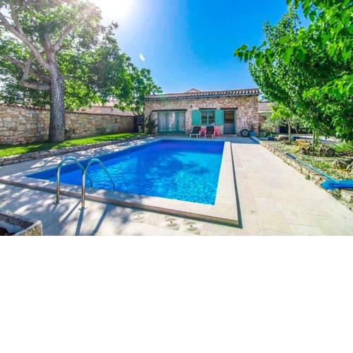 Holiday Home Dorinini Dvori