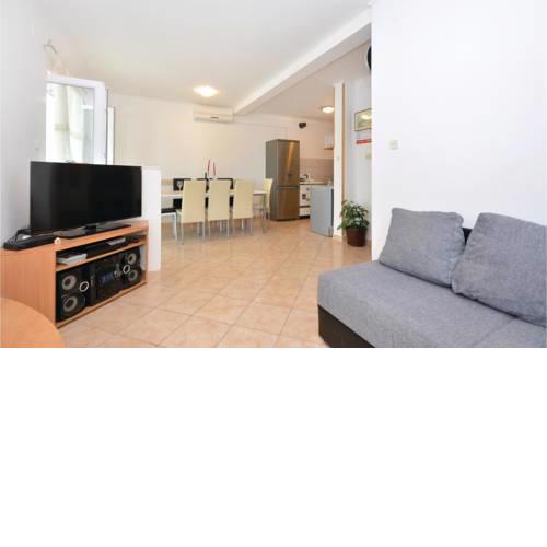 Holiday home Drvenik Mali 43 with Outdoor Swimmingpool