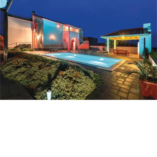 Holiday home Dubrava Tisnjanska 32