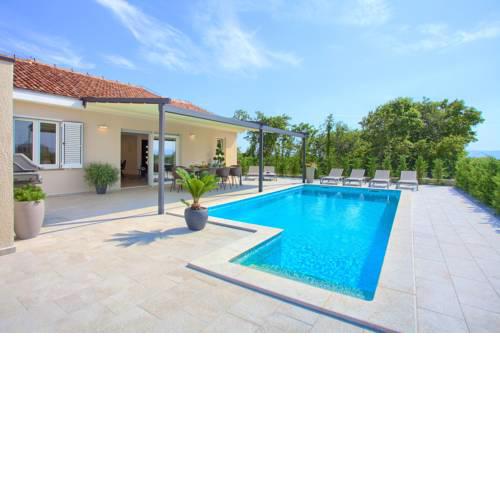 Holiday Home Elegant