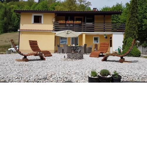 Holiday Home For 10, With Swimming Pool