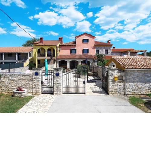 Holiday Home Haus Gracije (VOJ515)