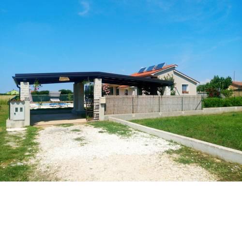 Holiday Home Haus Paula (PUL488)