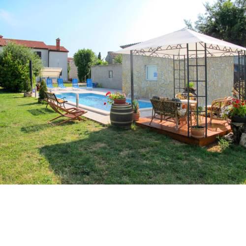 Holiday Home Haus Pinezici (RCA150)