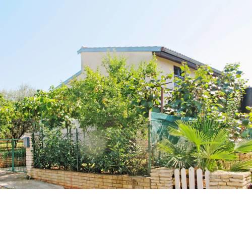 Holiday Home Haus Vuksan (PUL400)