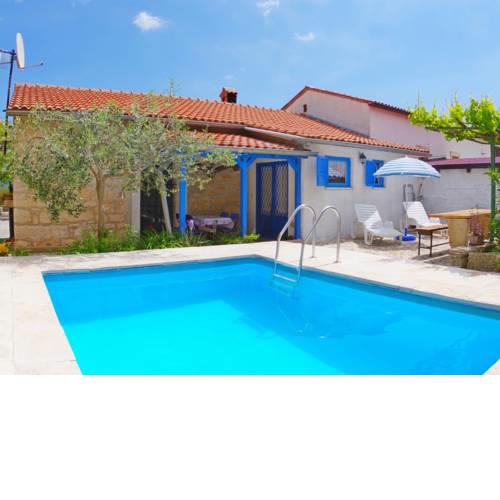Boutique Holiday Home in Rakalj with a Private Pool