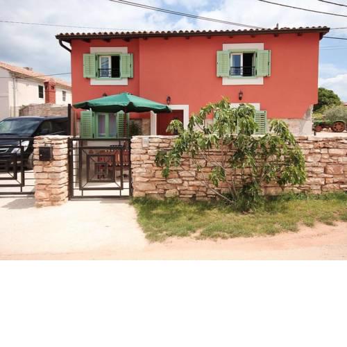 Holiday Home HOUSE GIANNI