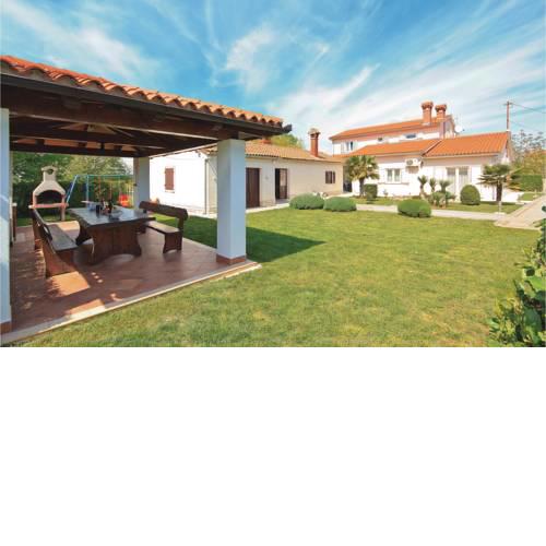 Holiday home Hrboki III