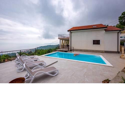 Holiday Home in Icici with Seaview, Balcony, Air condition, WIFI (4683-1)
