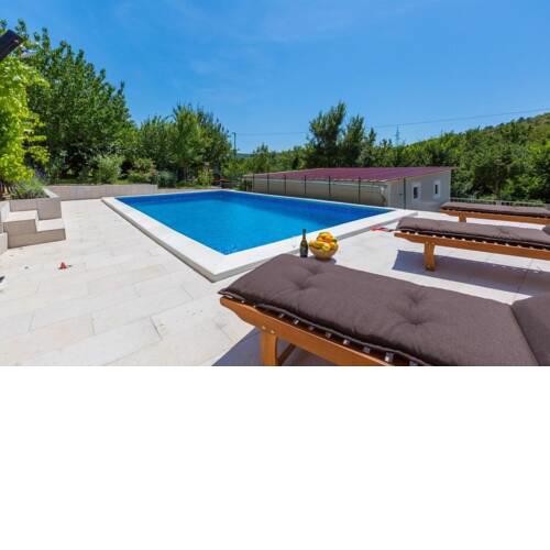 Holiday home in Krizisce 40736