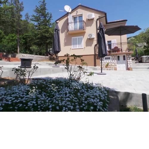 Holiday home in Ledenice 15230