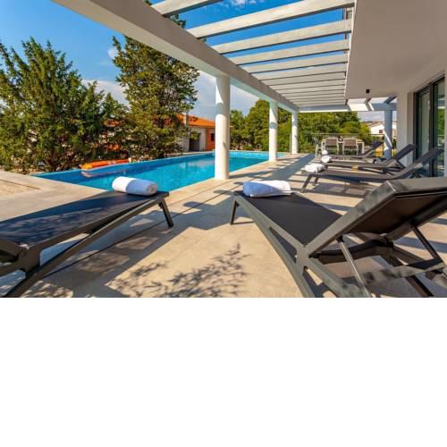 Holiday home in Malinska/Insel Krk 37995