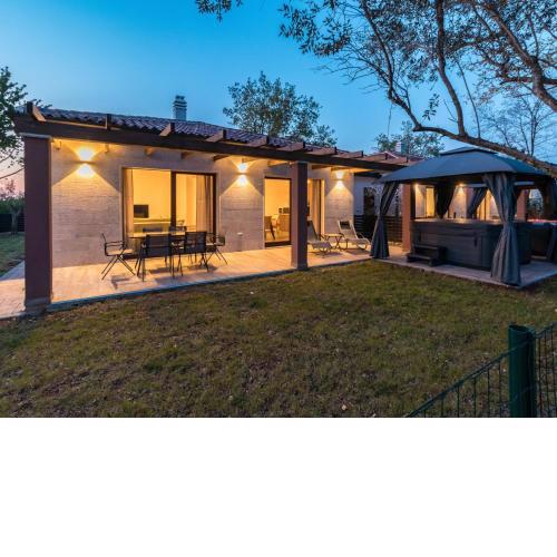 Holiday Home IV