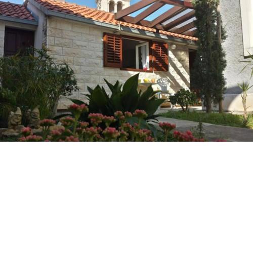 Holiday home Ivi - 100 m from sea