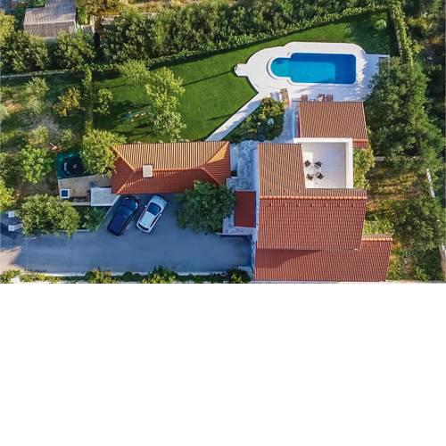 Holiday home Kastel Gomilica 92 with Outdoor Swimmingpool
