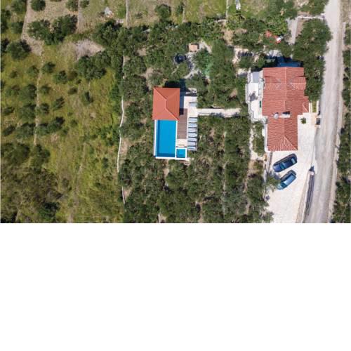 Holiday Home Kastel Kambelovac with Hot Tub IV