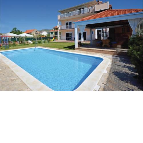 Holiday home Kastel Luksic 37