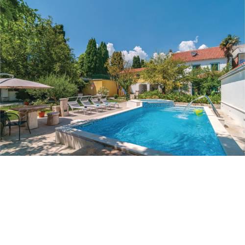 Holiday home Kastel Luksic Novi Put
