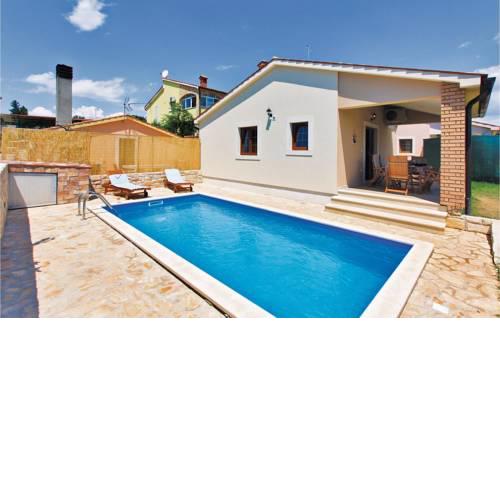 Holiday home Liznjan Liznjan V