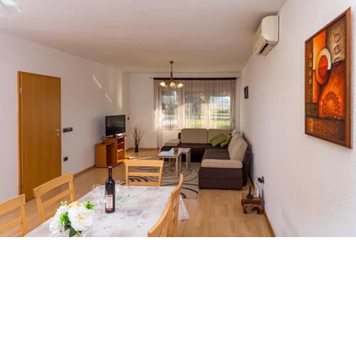Holiday Home Lug