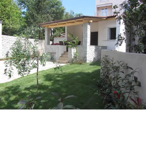 Holiday Home Lujo