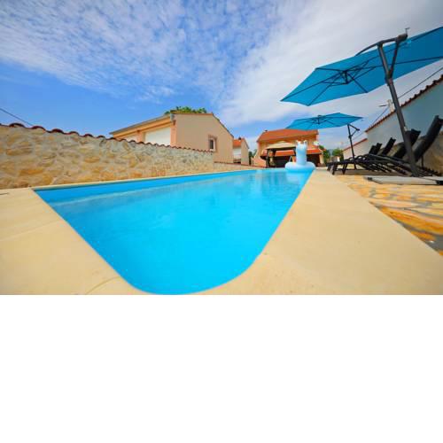 Holiday Home Luka Pridraga