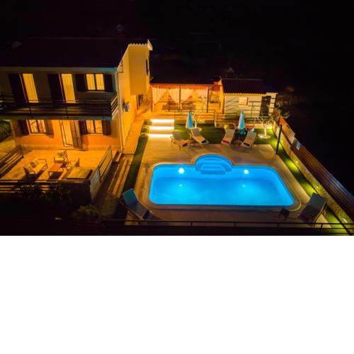 Holiday home Magic view with private heated pool
