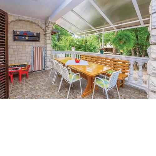 Holiday home Mali Dol Cr