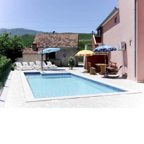 Holiday Home Marija (OMI150)