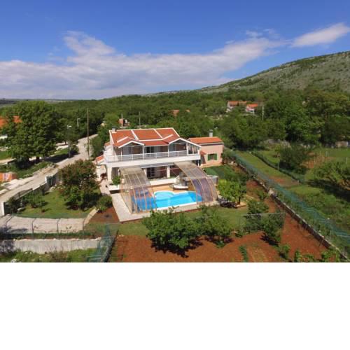 Holiday Home Marija (SPY500)