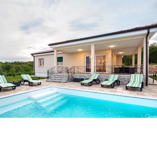 Holiday Home Mirage (RIJ200)