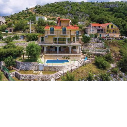 Holiday home Mirlovic Polje bb V