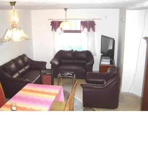 A Beautiful Holiday Home with Private Pool in sisan