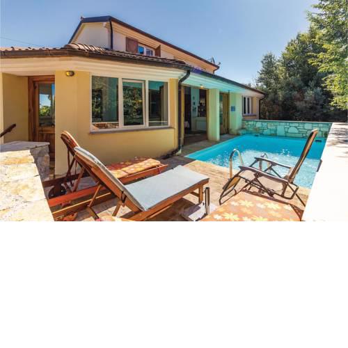 Holiday home Montiron