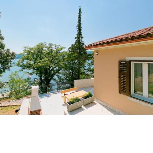Holiday Home More