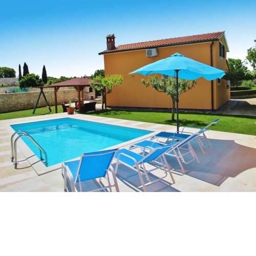Holiday Home Nikolina (ROJ412)