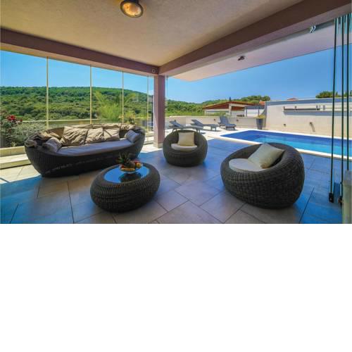 Holiday home Okrug Donji 49