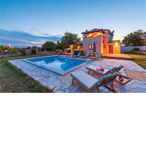Holiday home Peresiji I