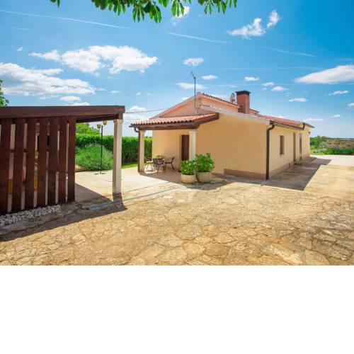 Holiday Home Prenc (PZN212)