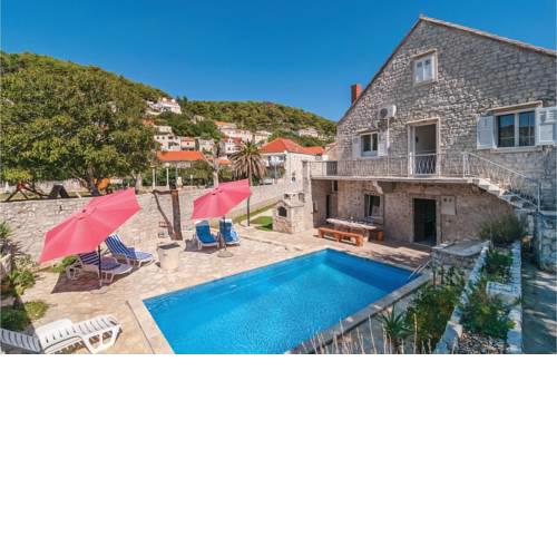Holiday home Pucisca Gospe Lurdske