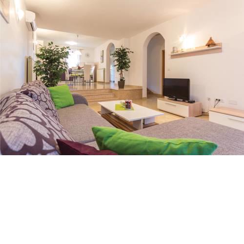 Holiday home Pula 24