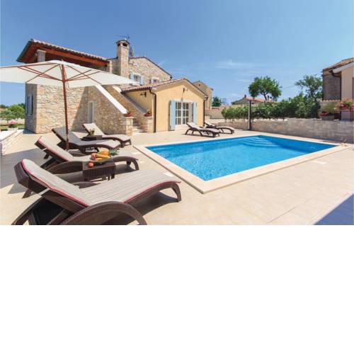 Holiday home Pula Valtura