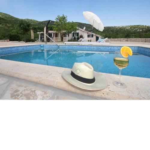 Villa with pool near Makarska