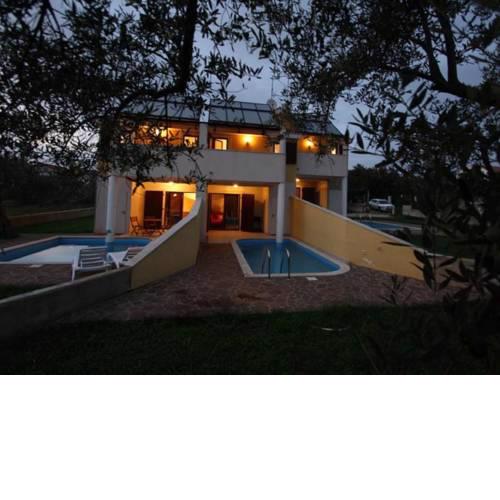 Holiday Home Rosie 2
