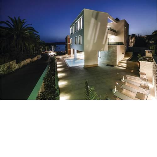 Holiday Home Saldun with Hot Tub I