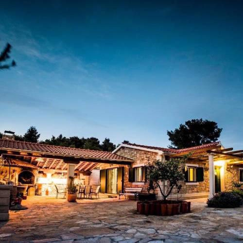 Holiday Home Sarbunara