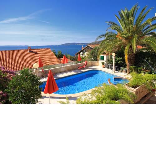 Seaside house with a swimming pool Seget Vranjica, Trogir - 4329