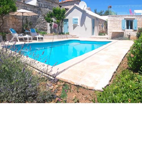 Holiday Home Selca Stone Cottage